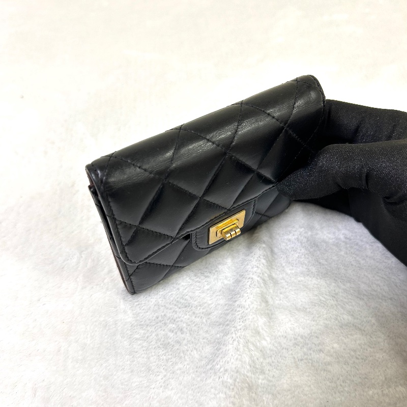 Chanel 香奈爾 三折絎縫羊皮短夾 25 開-11