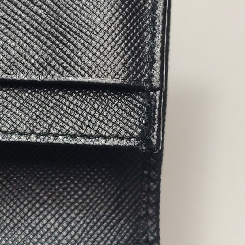 Prada牛皮純色字母Logo卡包-9