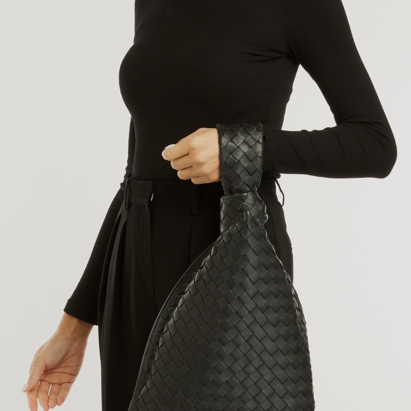 Bottega Veneta BV Twist 黑色編織扭結手提包-1