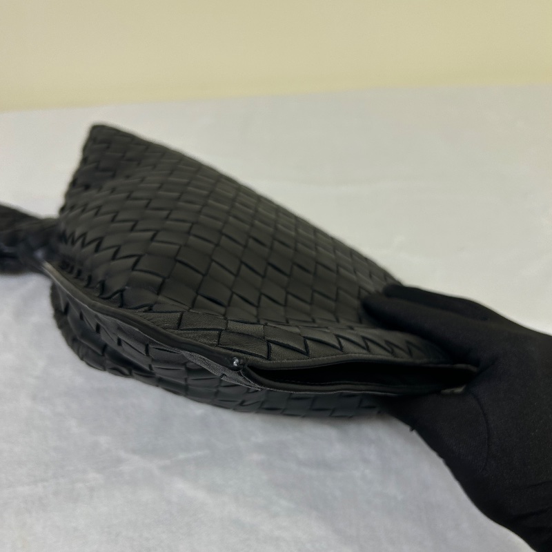 Bottega Veneta BV Twist 黑色編織扭結手提包-11