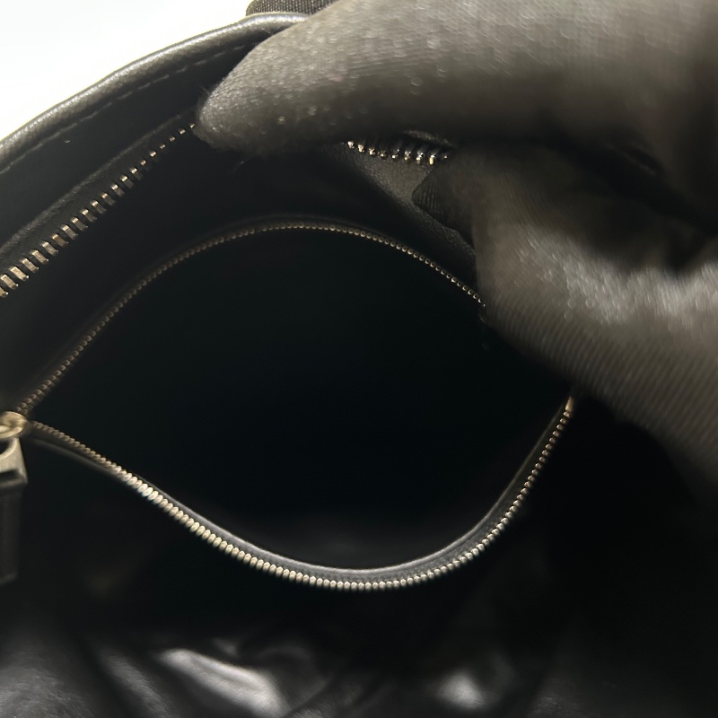 Bottega Veneta BV Twist 黑色編織扭結手提包-18