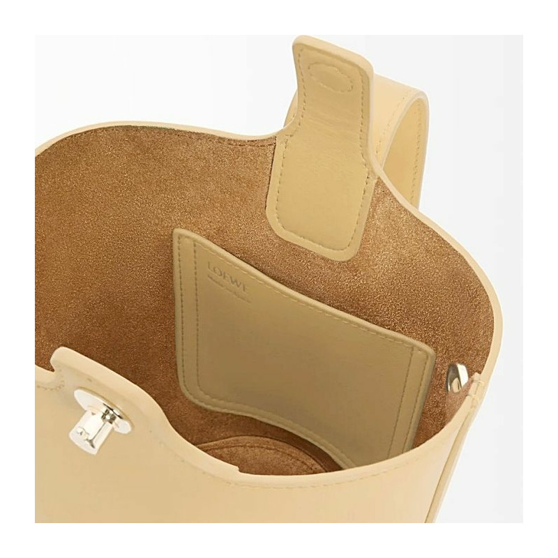 LOEWE 光滑小牛皮鵝卵石紋迷你水桶包 8752-5