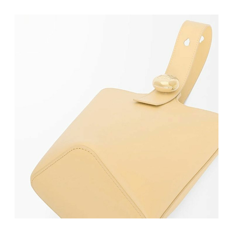 LOEWE 光滑小牛皮鵝卵石紋迷你水桶包 8752-16