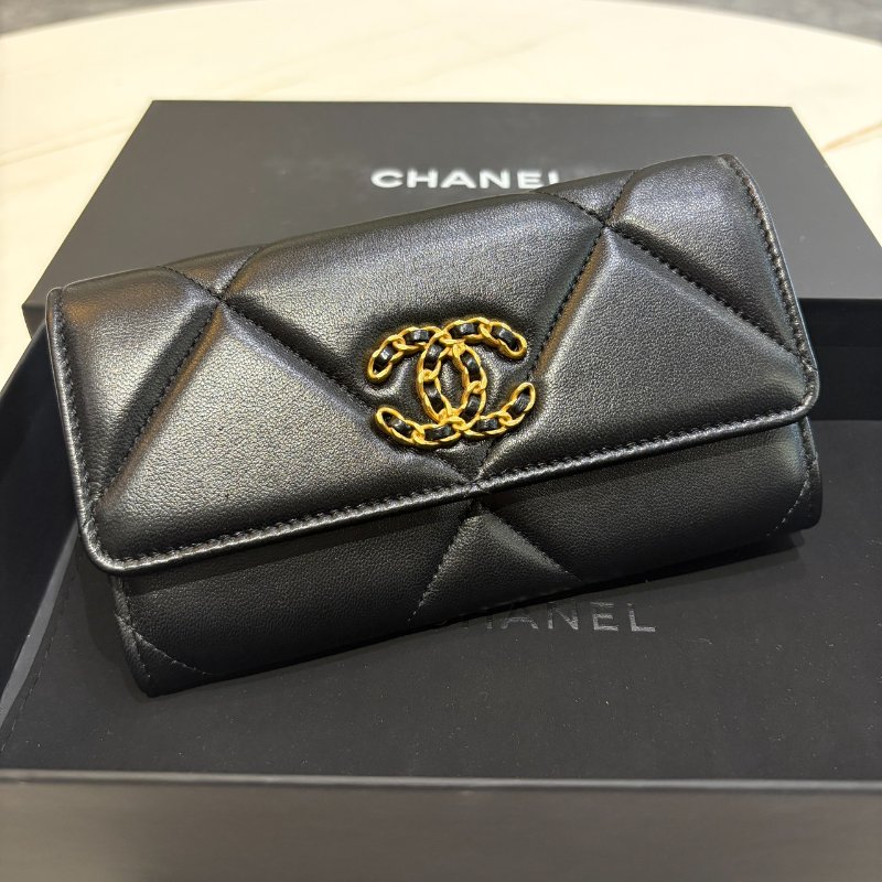 *SHIHNA名牌精品* CHANEL 19系列小羊皮口蓋中夾-0