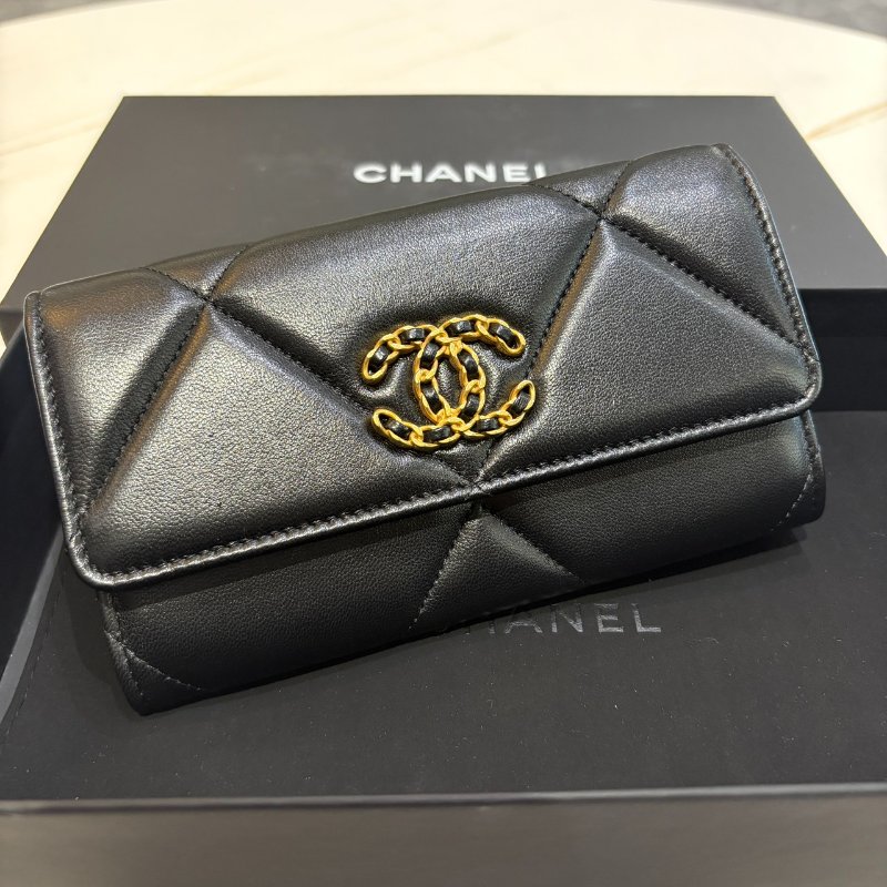 *SHIHNA名牌精品* CHANEL 19系列小羊皮口蓋中夾-1