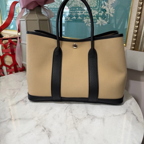 Hermes 風衣灰S2帆布拚黑Negonda皮GardenParty30銀釦手提包H051551CKAU