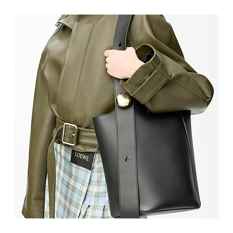 LOEWE 光滑小牛皮鵝卵石紋水桶包 中 1100-6