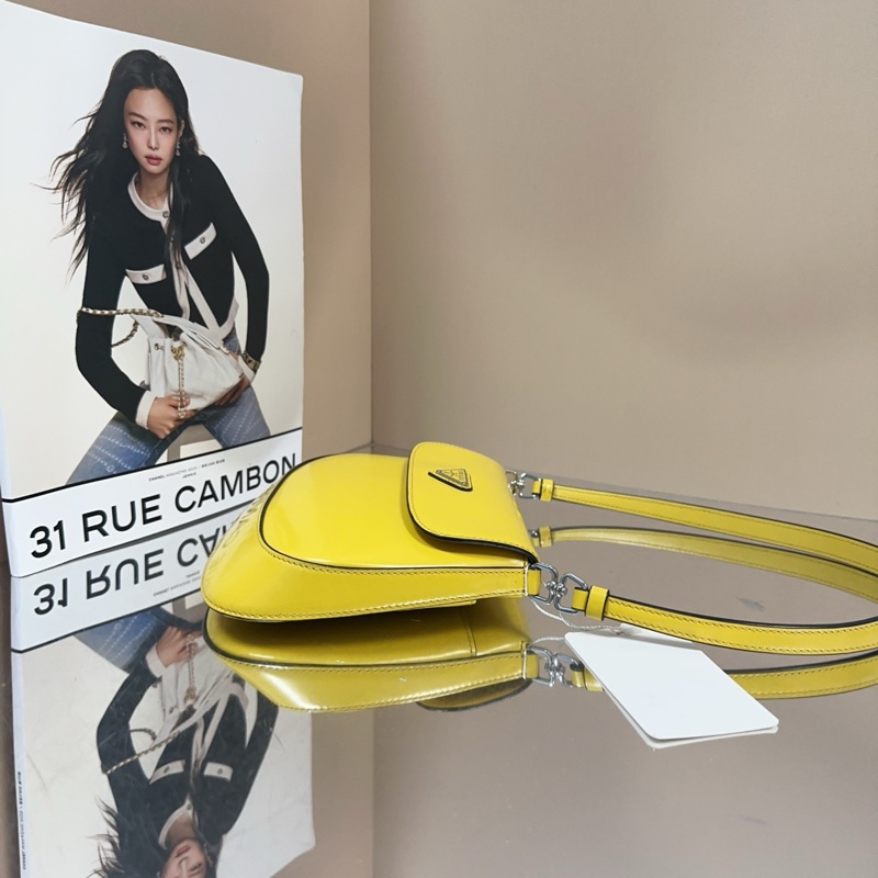 Prada  cleo翻蓋小號腋下包 box皮黃色銀扣-2