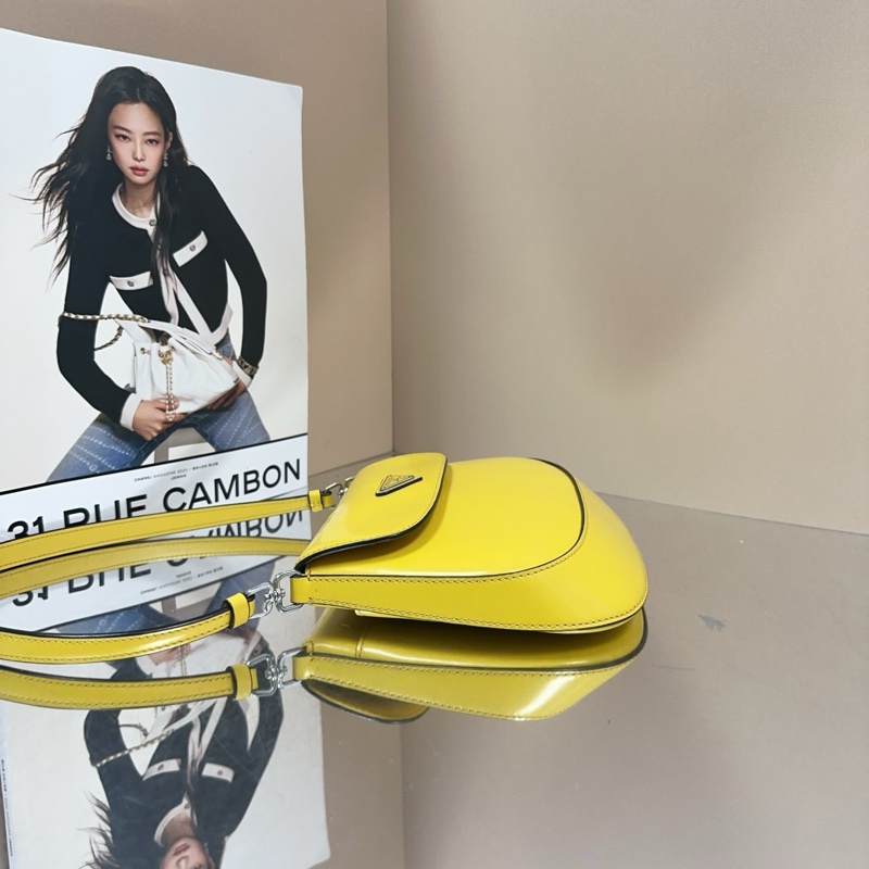 Prada  cleo翻蓋小號腋下包 box皮黃色銀扣-3