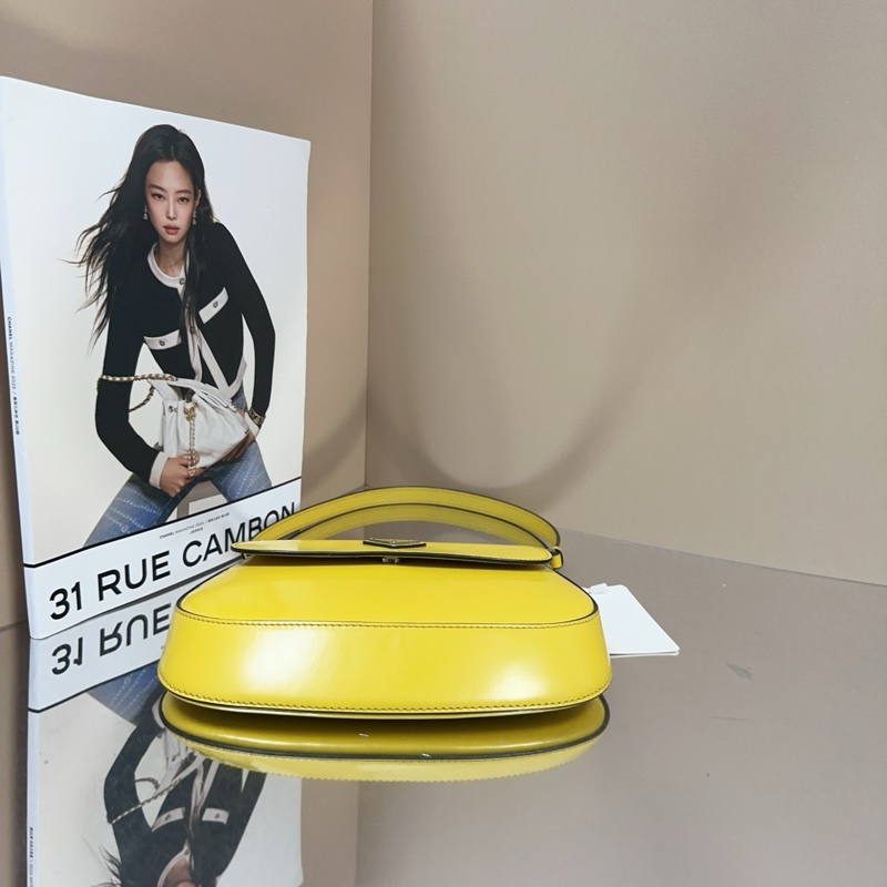 Prada  cleo翻蓋小號腋下包 box皮黃色銀扣-4