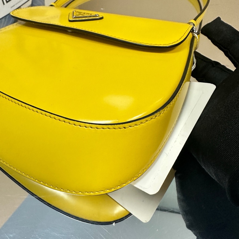 Prada  cleo翻蓋小號腋下包 box皮黃色銀扣-6