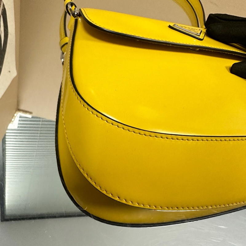 Prada  cleo翻蓋小號腋下包 box皮黃色銀扣-7