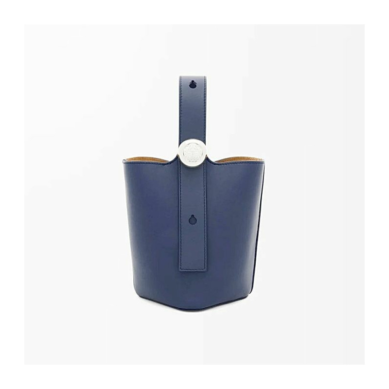 LOEWE 光滑小牛皮鵝卵石紋迷你水桶包 4467-1