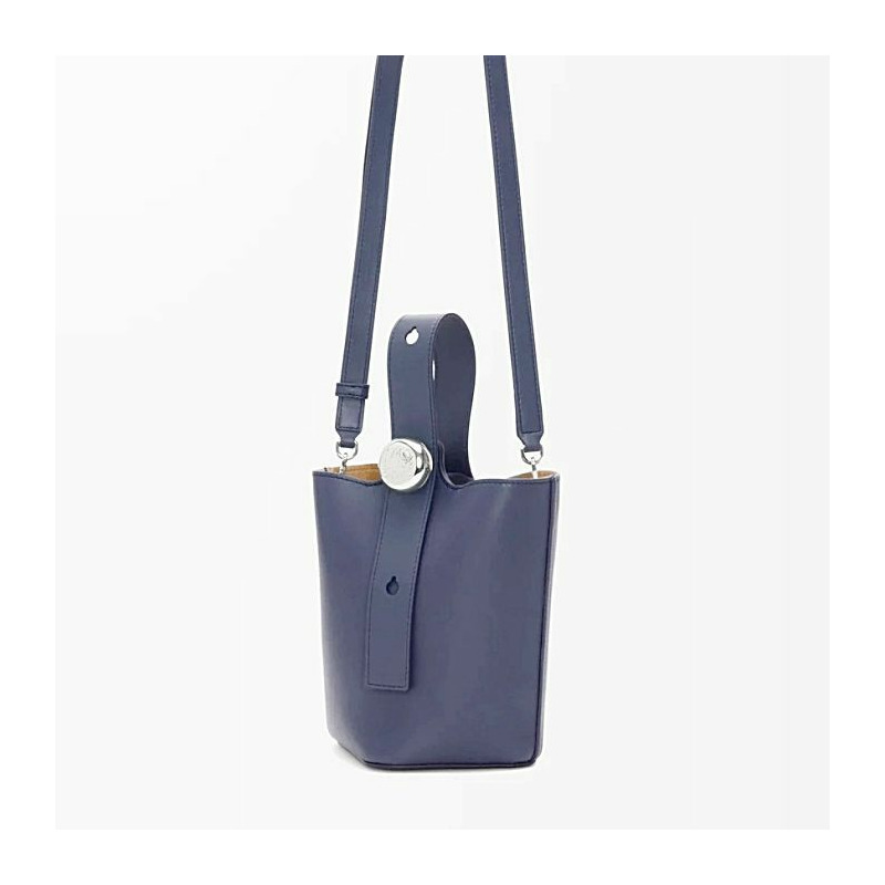 LOEWE 光滑小牛皮鵝卵石紋迷你水桶包 4467-3