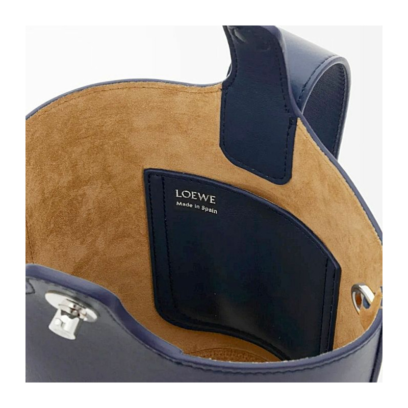 LOEWE 光滑小牛皮鵝卵石紋迷你水桶包 4467-9