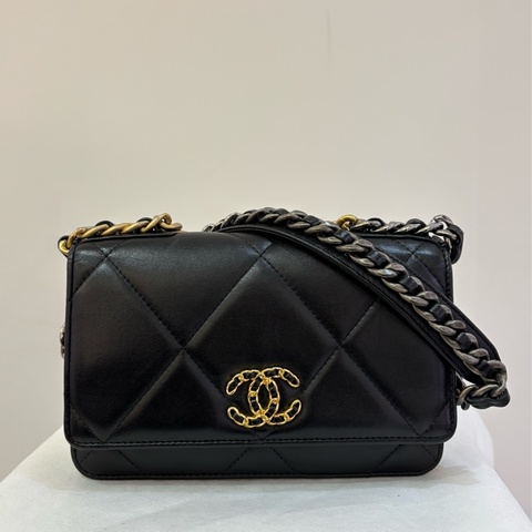 CHANEL黑羊皮19WOC