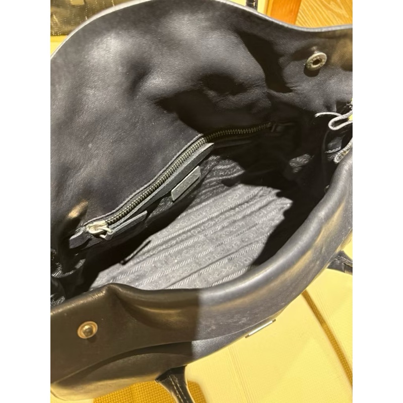 🎄黑五🔔典藏品斷捨離🔪義大利🇮🇹 Prada黑色小羊皮法棍包 👜不費力的優雅👜珍藏特價9成新🉐全網最低甜甜價滴血🩸釋出-4