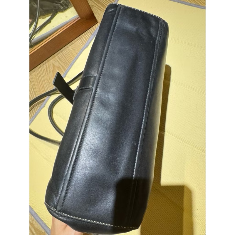 🎄黑五🔔典藏品斷捨離🔪義大利🇮🇹 Prada黑色小羊皮法棍包 👜不費力的優雅👜珍藏特價9成新🉐全網最低甜甜價滴血🩸釋出-7