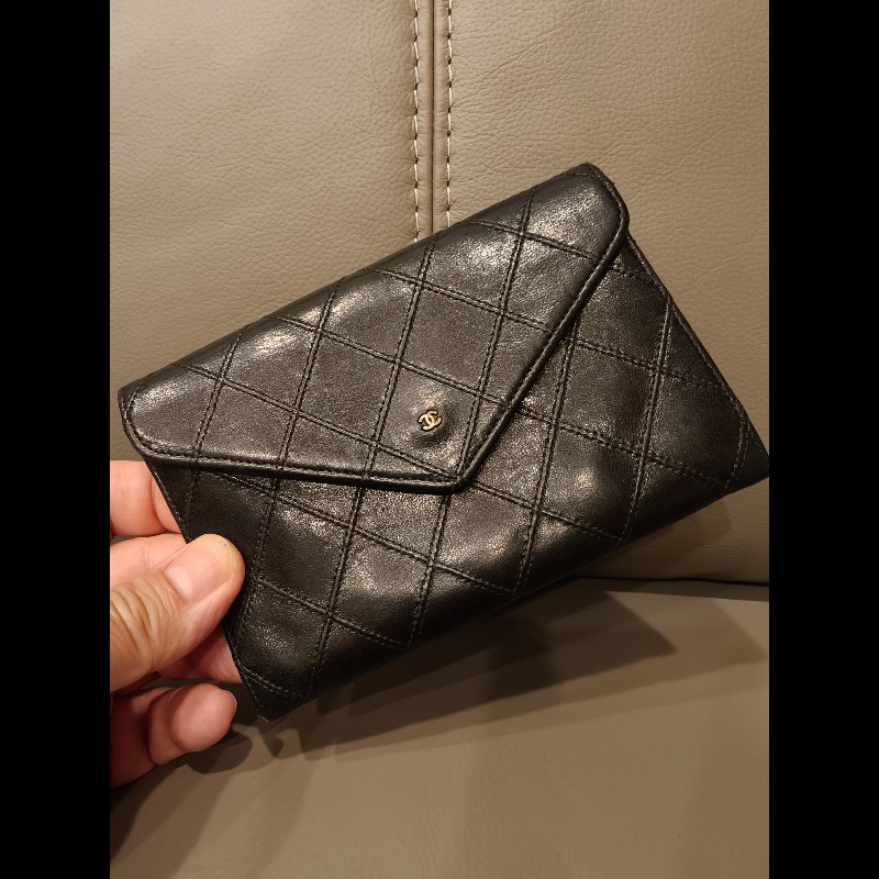 日本帶回薄款香奈兒附保卡菱格短皮夾，附保卡-1