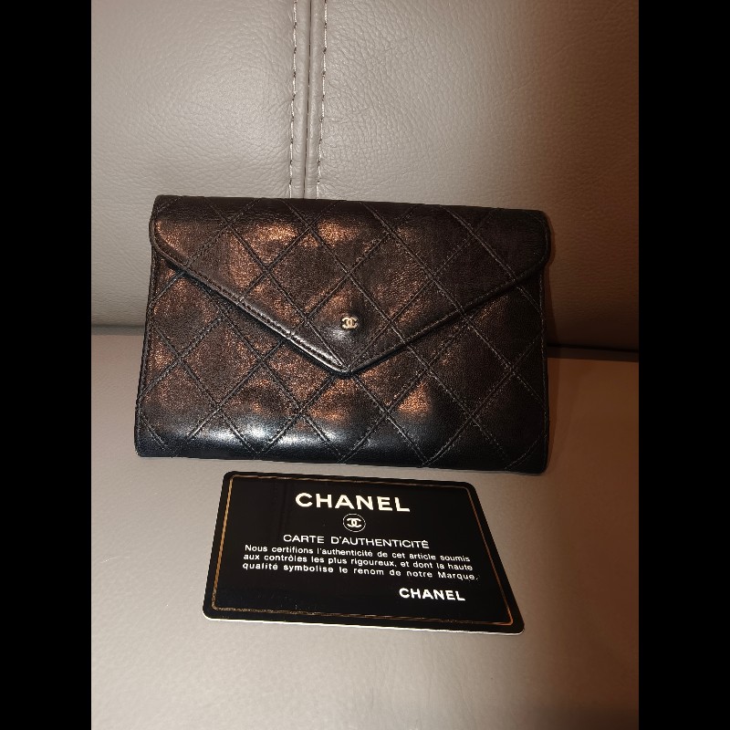 日本帶回薄款香奈兒附保卡菱格短皮夾，附保卡-10