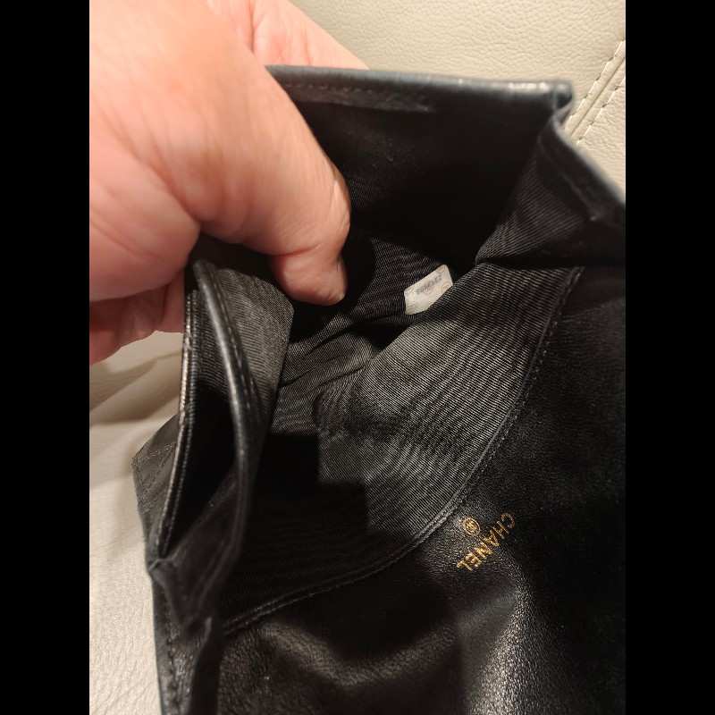 日本帶回薄款香奈兒附保卡菱格短皮夾，附保卡-12