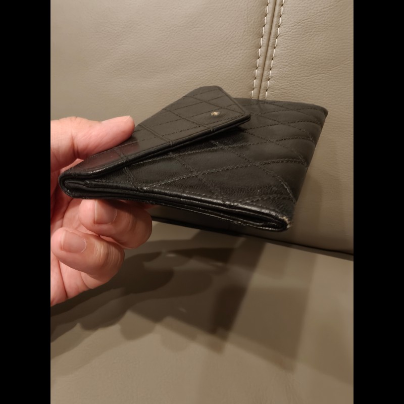日本帶回薄款香奈兒附保卡菱格短皮夾，附保卡-19