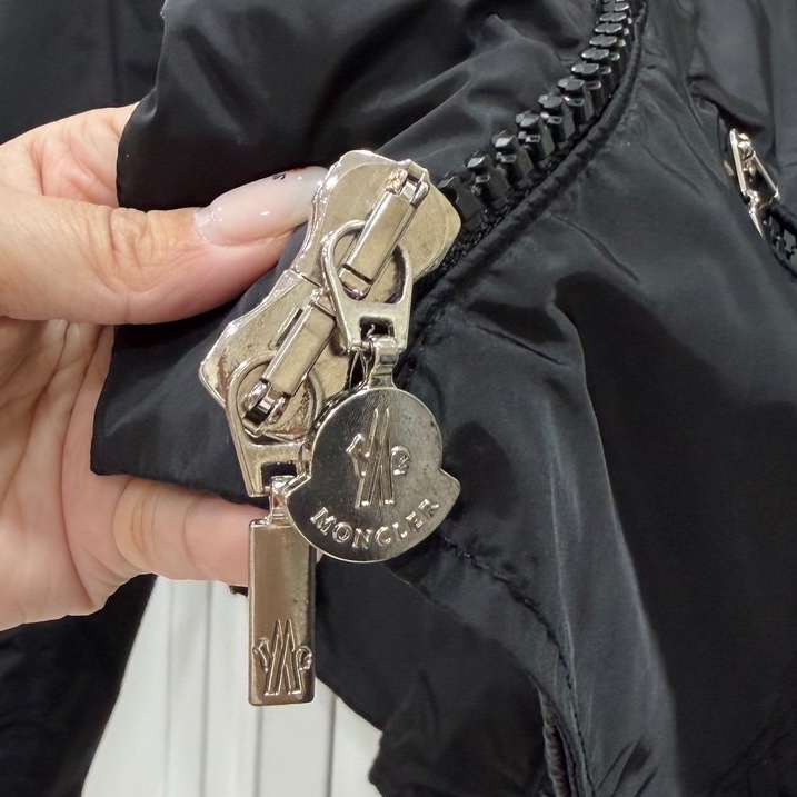 moncler 黑色 立領 輕羽絨 短版羽絨 羽絨外套 夾克 短外套 風衣外套 防風外套 飛行外套-21