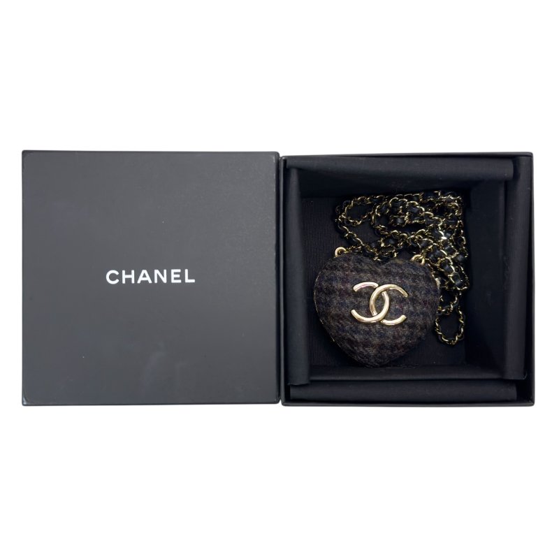 CHANEL CC *秀款* 愛心 粗花呢 斜揹飾品-13