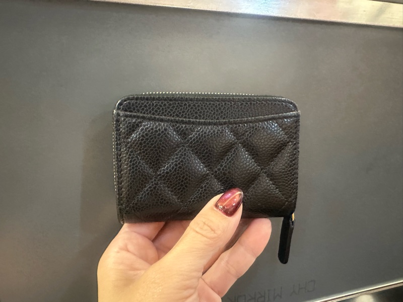 Chanel 黑荔枝皮金釦ㄇ拉零錢卡包 AP0216-1