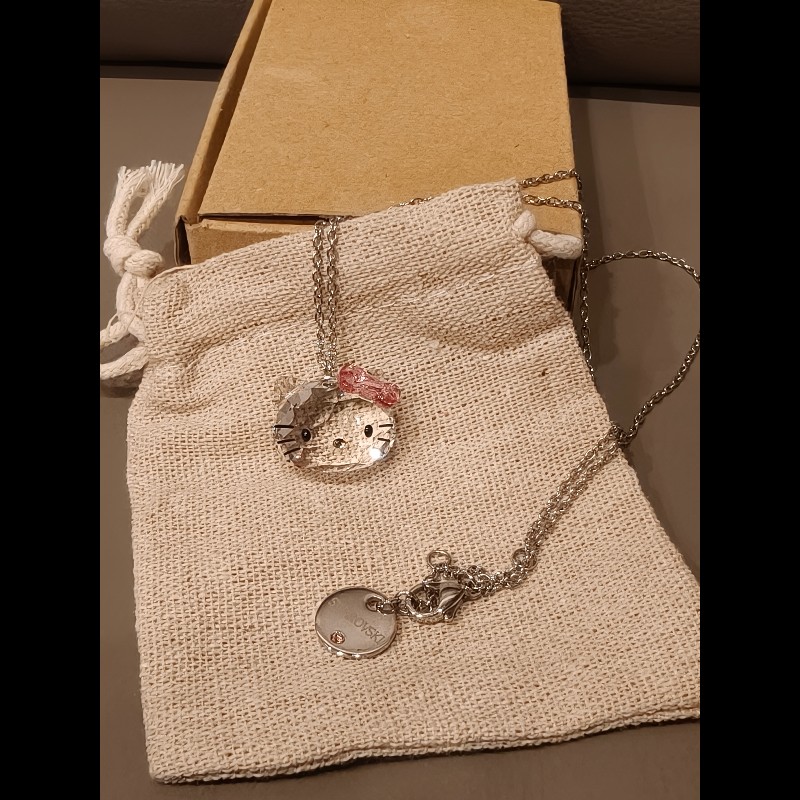 日本進口， hello kitty施華洛世奇水晶項鍊
狀況如照片所示
日本自己附的紙盒包裝
限量商品必，值得收藏-6