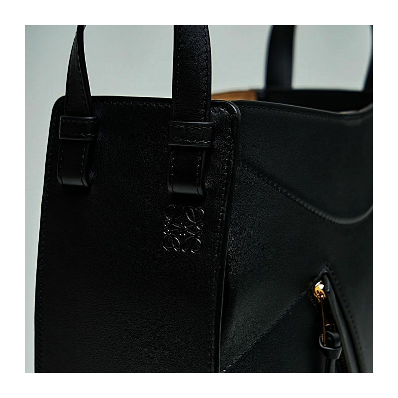 LOEWE 亮面小牛皮吊床切片包 A538HHSX01 1100-9