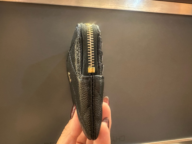 Chanel 黑荔枝牛皮淡金釦5卡ㄇ拉零錢包AP2061-3