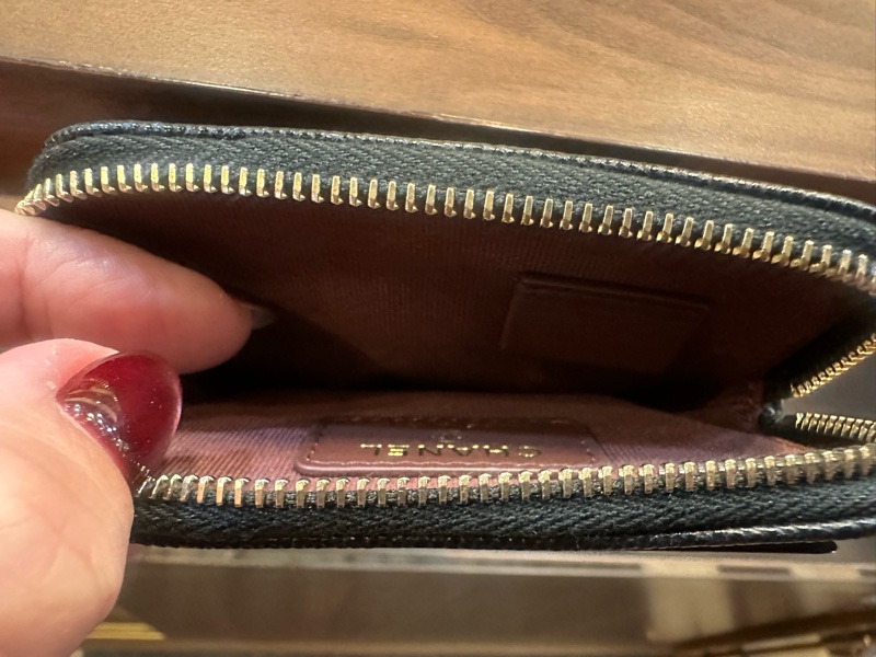 Chanel 黑荔枝牛皮淡金釦5卡ㄇ拉零錢包AP2061-4