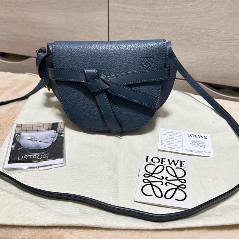 LOEWE 羅威 Gate滑面牛皮荔枝皮翻蓋斜背迷你馬鞍包(藍)-0
