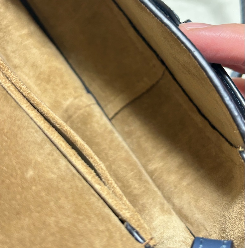 LOEWE 羅威 Gate滑面牛皮荔枝皮翻蓋斜背迷你馬鞍包(藍)-12