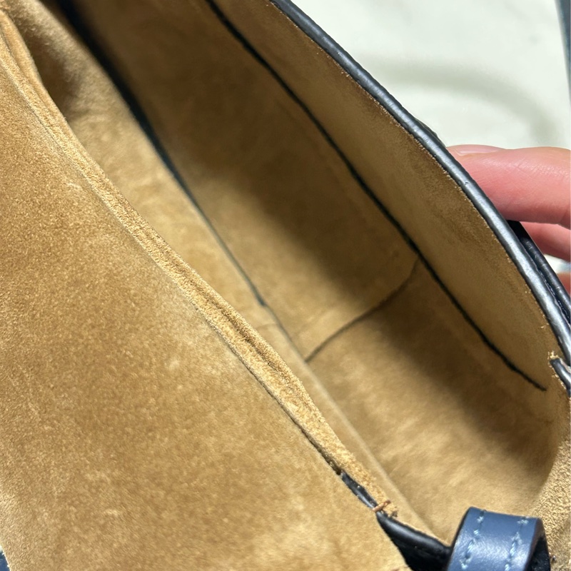 LOEWE 羅威 Gate滑面牛皮荔枝皮翻蓋斜背迷你馬鞍包(藍)-13