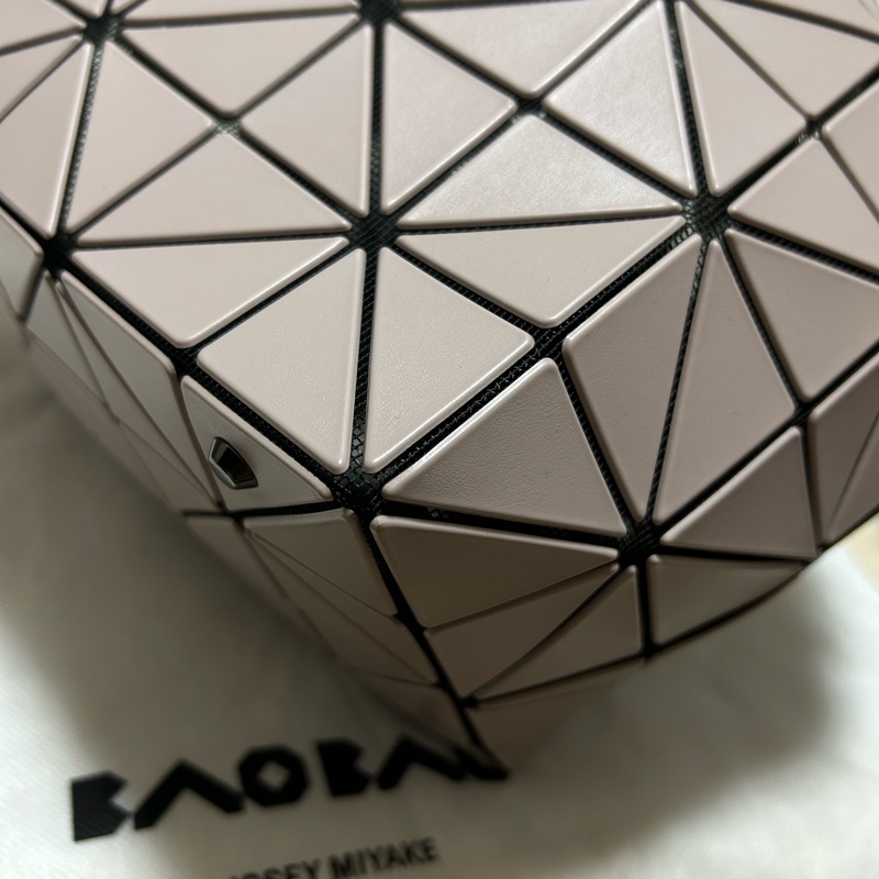 BAO BAO ISSEY MIYAKE三宅一生 肩背包手提包 藕粉色 皮質三角格10x6手提/肩背包-4