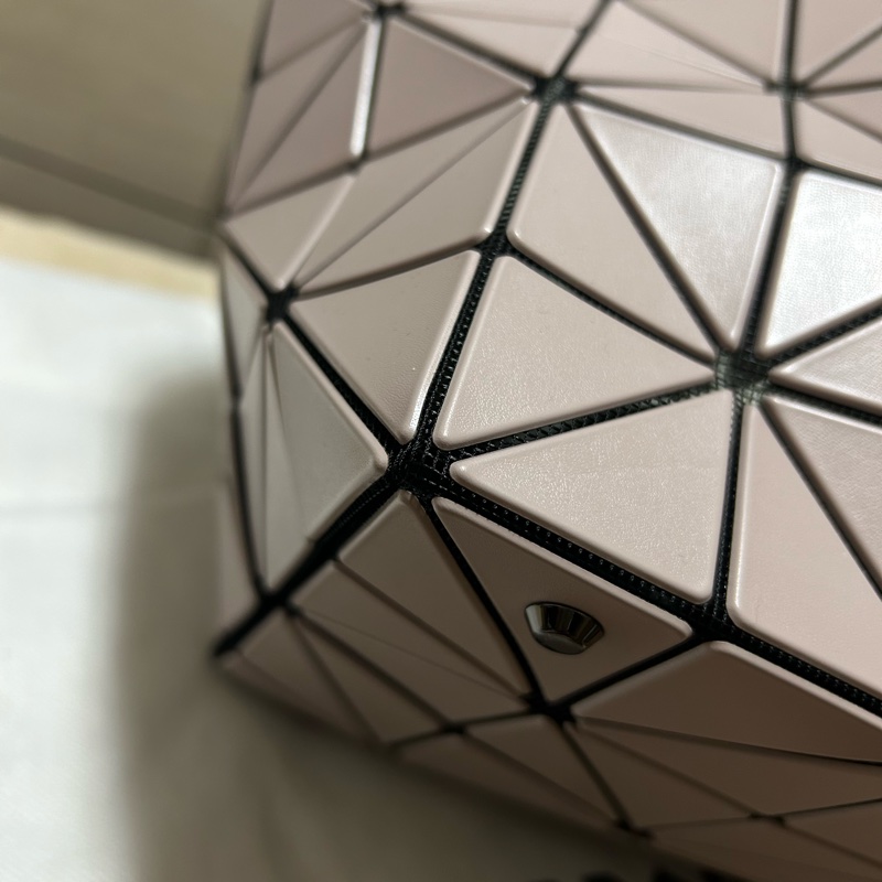 BAO BAO ISSEY MIYAKE三宅一生 肩背包手提包 藕粉色 皮質三角格10x6手提/肩背包-5