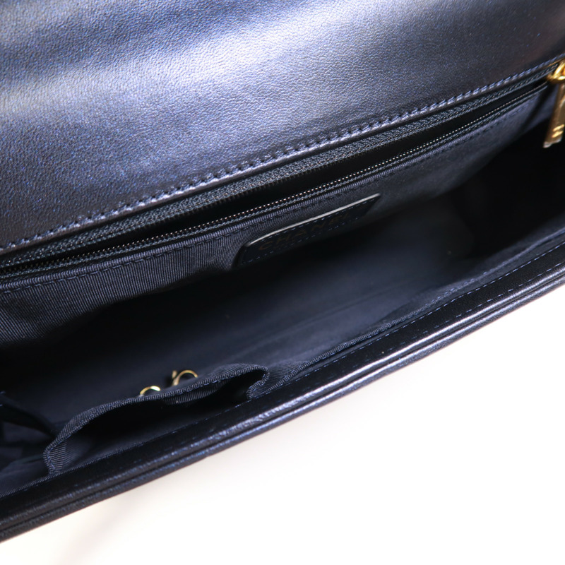 CHANEL 牛皮皮革Boy 30鏈帶肩背袋-4