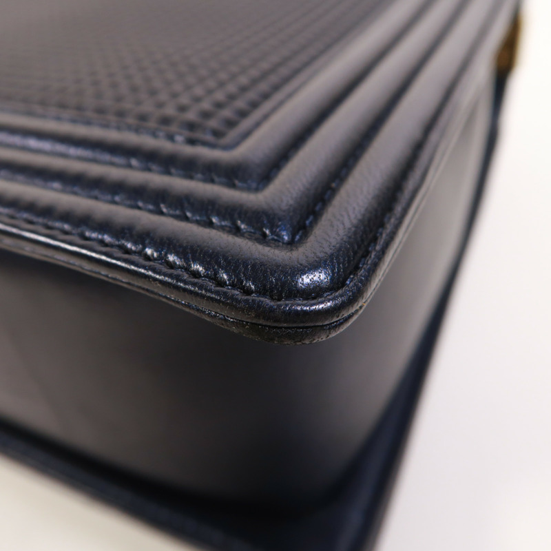 CHANEL 牛皮皮革Boy 30鏈帶肩背袋-13