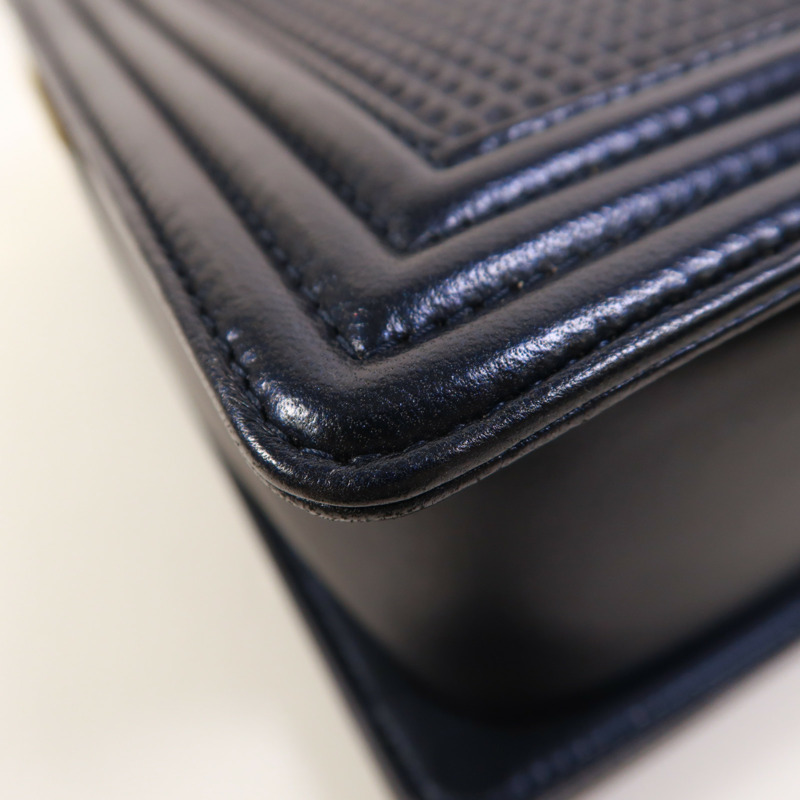 CHANEL 牛皮皮革Boy 30鏈帶肩背袋-14