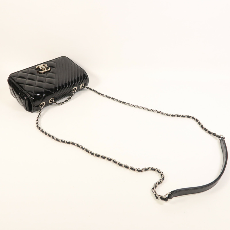 CHANEL 漆皮皮革Coco Boy Flap Bag銀扣鏈帶肩背袋-7