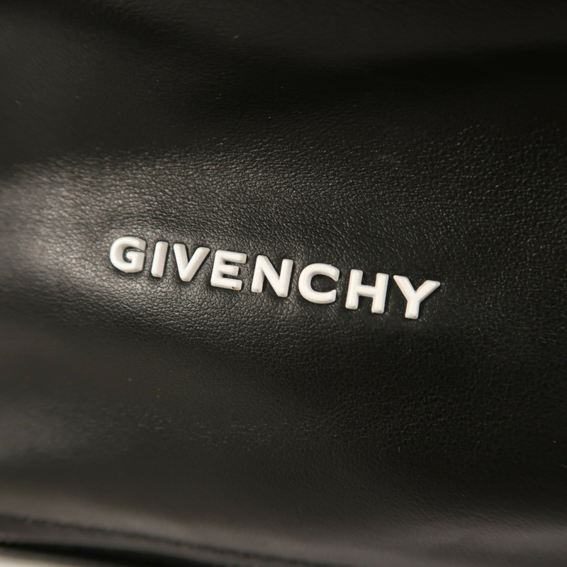 GIVENCHY 牛皮皮革Mini Pandora銀扣肩背袋-9