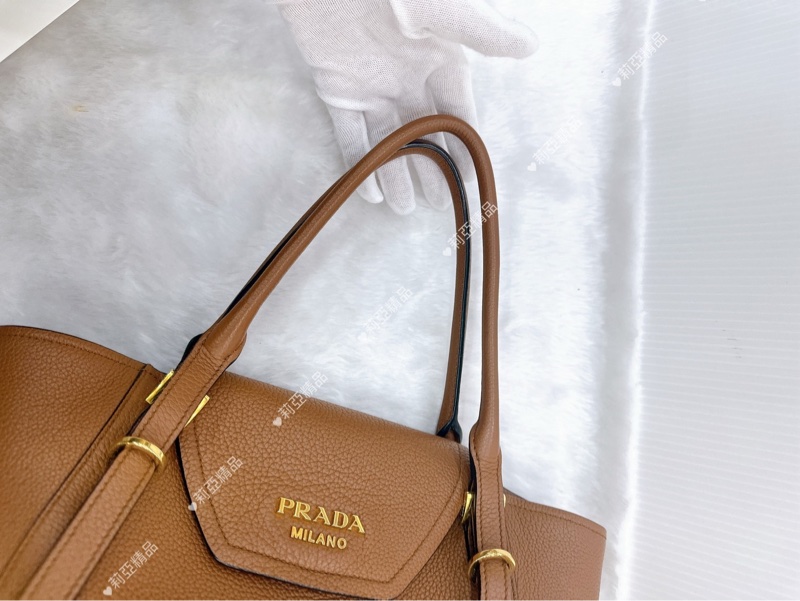 莉亞精品♡Prada 手提斜背包 二手美包-12
