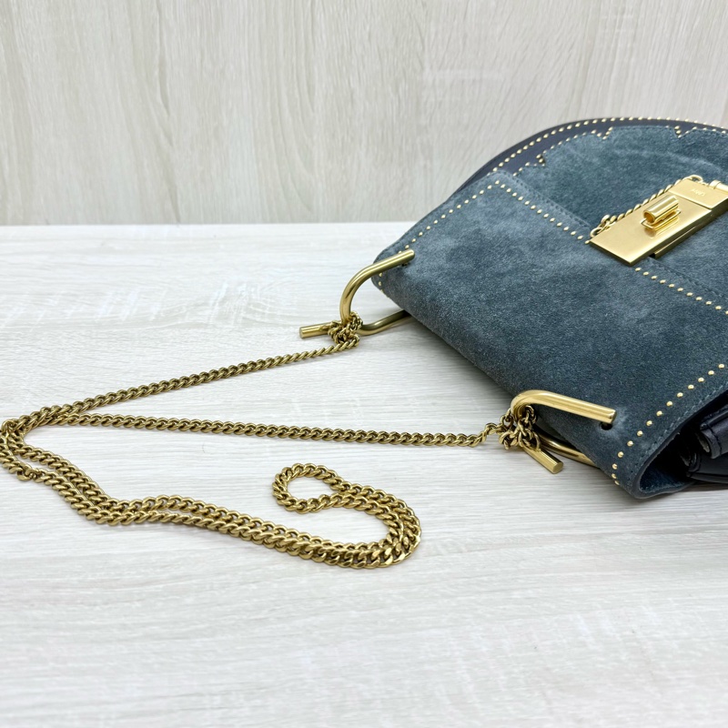 chloe深藍拼麂皮珠釘金釦小豬包-9