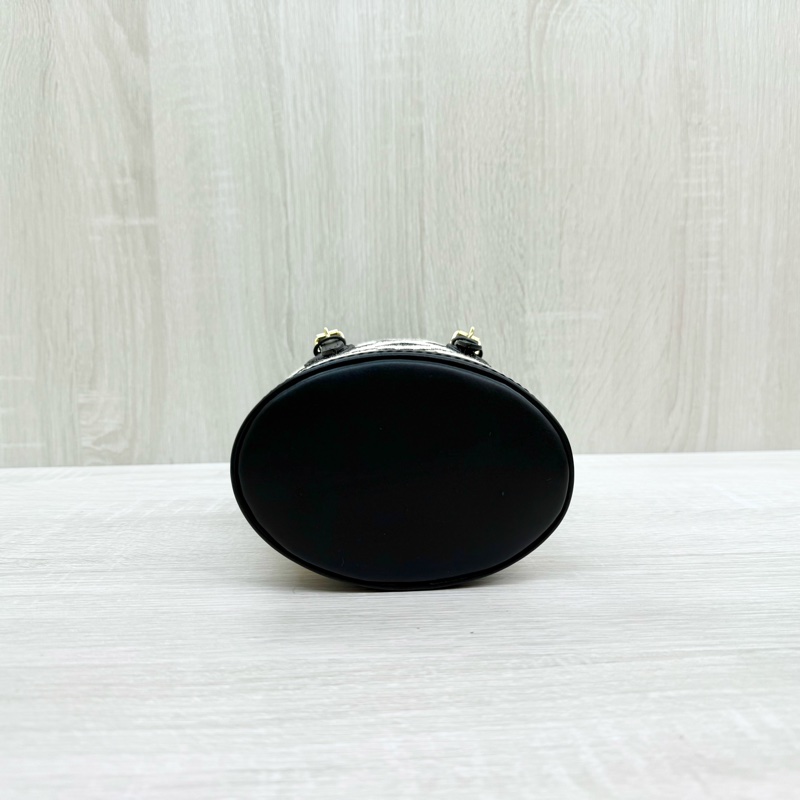 LV米拚黑帆布Bucket nano手提斜背包M82418-4