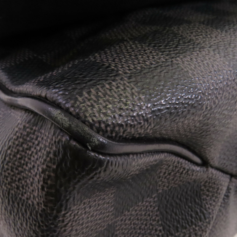 LOUIS VUITTON Damier Graphite District GM肩背袋-10