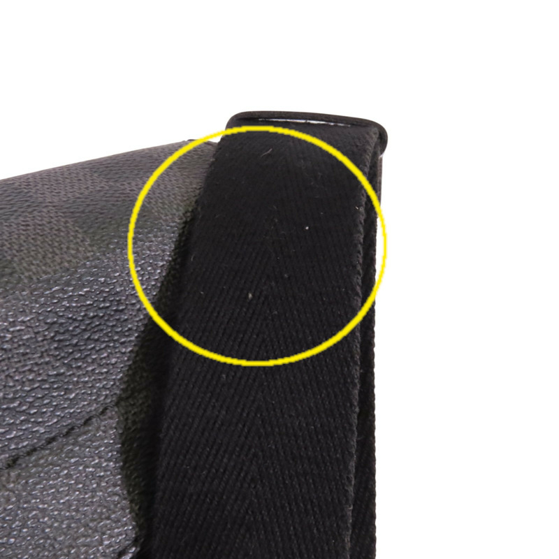LOUIS VUITTON Damier Graphite District GM肩背袋-19