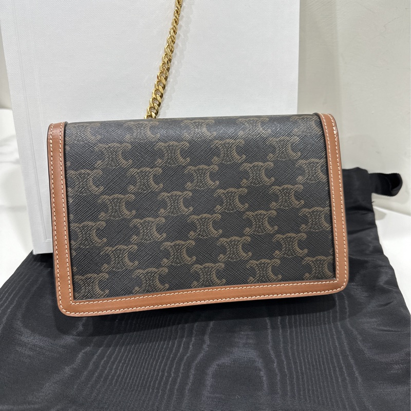 CELINE 經典WOC鍊帶斜背包-1