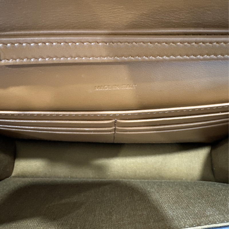 CELINE 經典WOC鍊帶斜背包-11